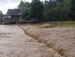Banjir NTT, 5 Meninggal 3 Luka 3 Hilang 30 Mengungsi